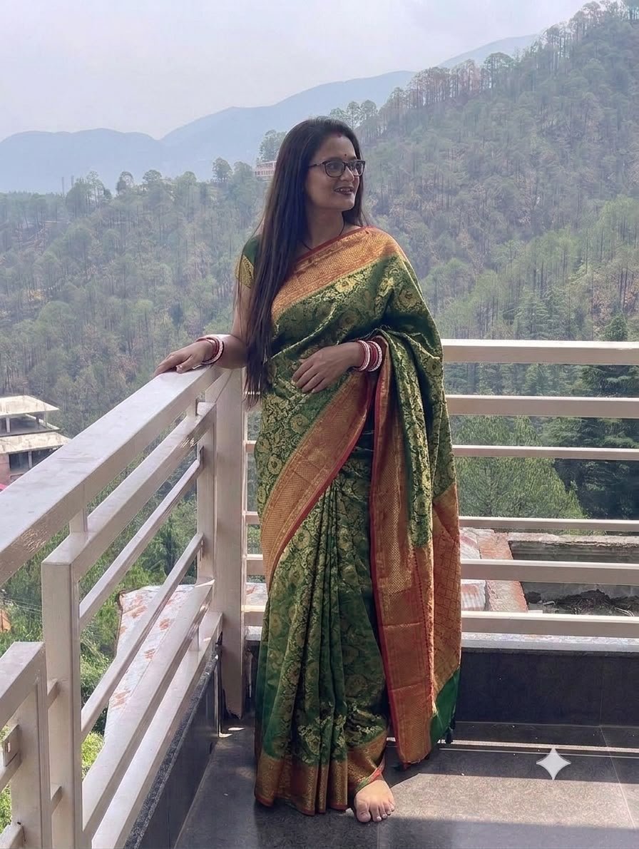 GREEN AND RED EMBROIDERED BANARASI SAREE